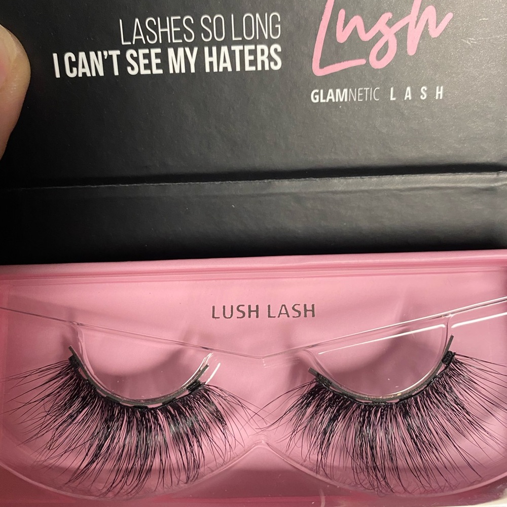 Glamnetic magnetic lashes never worn